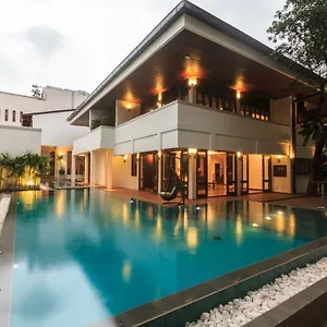 https://colombo-courtyard.negombohotels.net